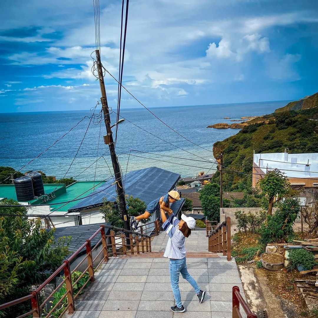 將滿滿的愛給你，和你一起成長、一起飛翔，體驗這個世界的所有美好  