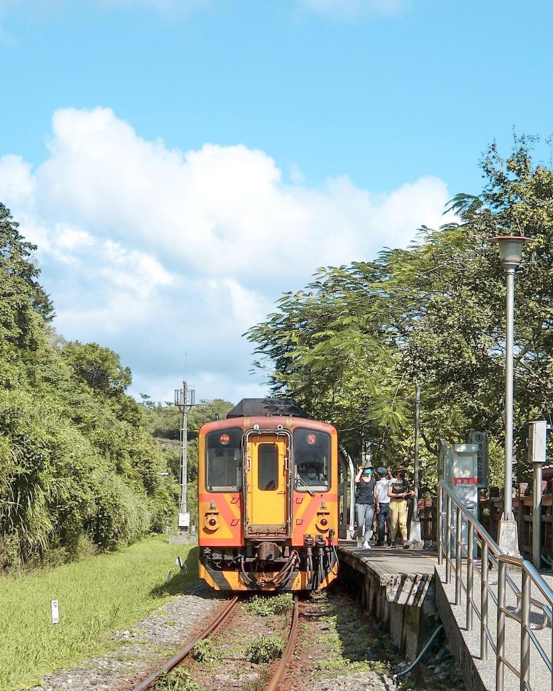 週一是這週奮鬥的起點，祝大家都充滿精神、保持活力，擺脫憂鬱的情緒 