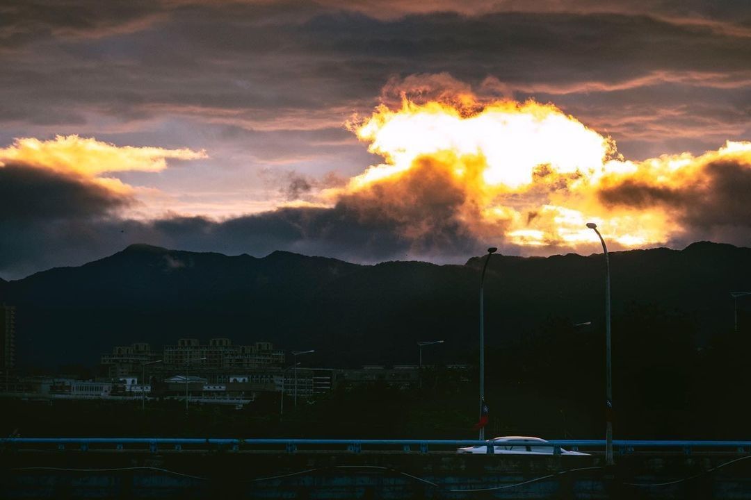 雲朵好似在燃燒一般