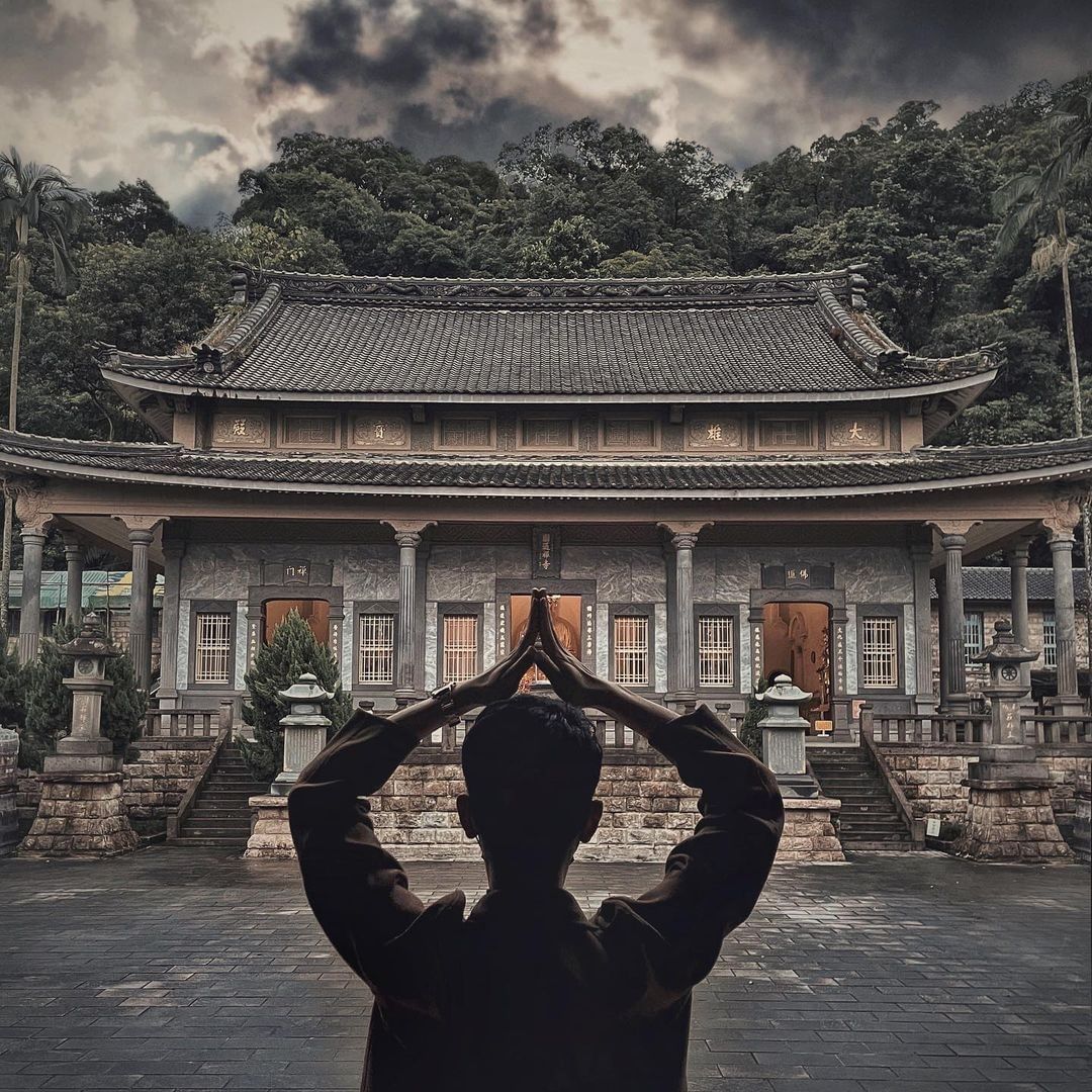 禪寺古樸而莊嚴，林蔭靜謐而優雅，是放鬆身心靈的好去處。