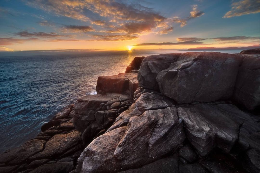 迎接日出從海平面升起的夢幻時刻