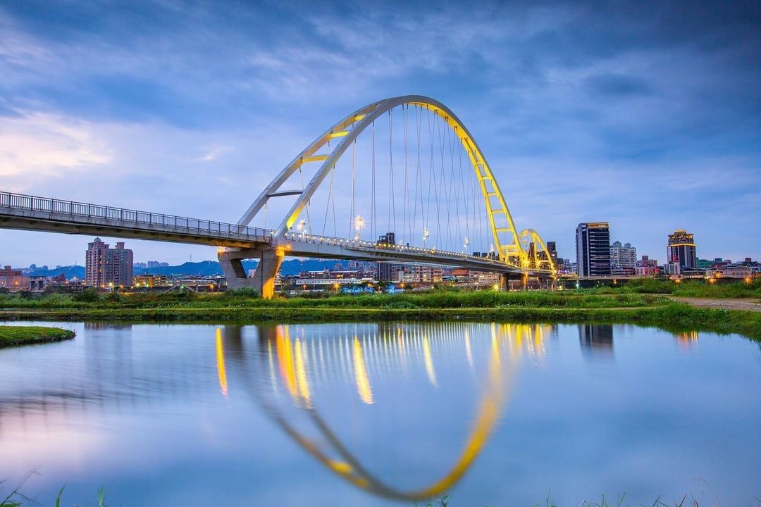 距離新莊老街只有5分鐘的步行時間，是賞夜景、運動健身的好去處！