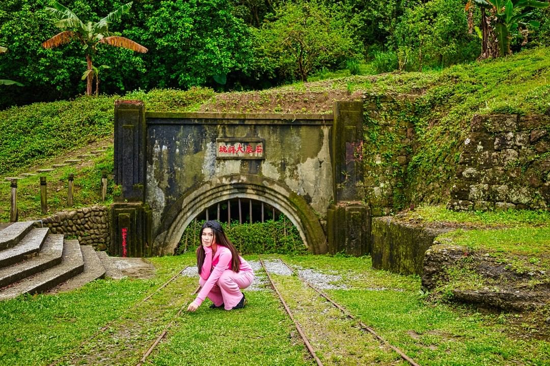 遠離熱鬧的老街，來到石底大斜坑遺址，感受這裡的靜謐，它見證菁桐曾經的繁華！
