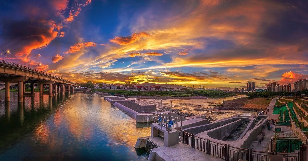 #碧潭堰鱼道 打通中断半世纪的生态廊道，替鱼儿打造一条安全的洄游之路，成为亲近生态、拍照赏夕阳的绝佳新点！