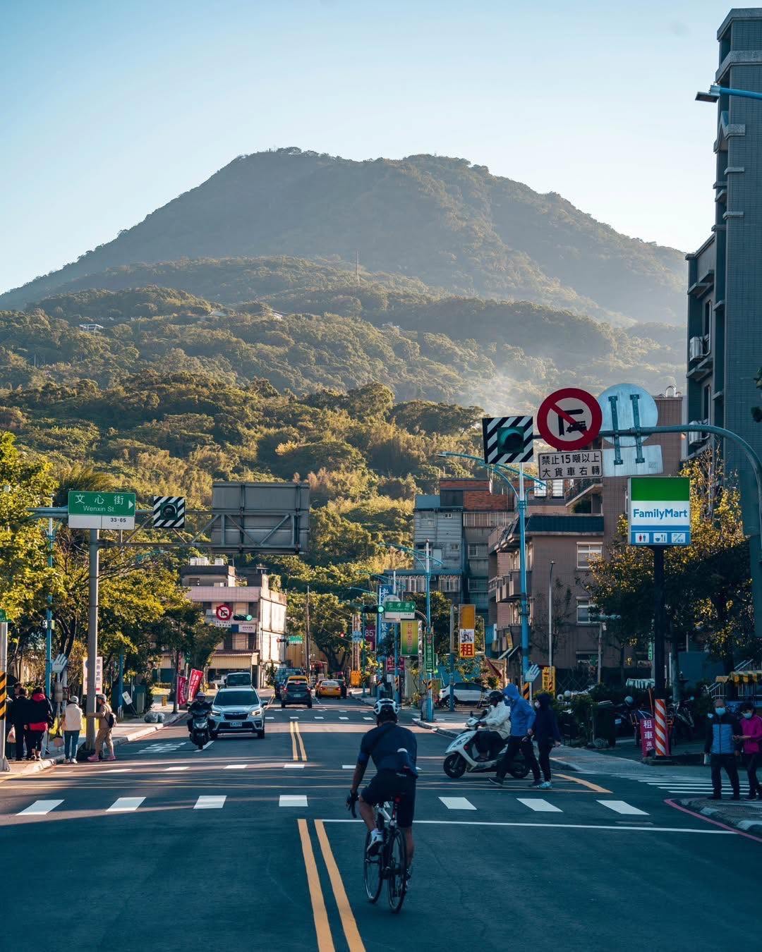 屬於你的淡水印象，有山、有人、有河、有夕陽 