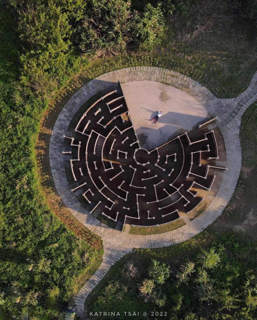 走進北海岸，竟藏著一座神秘的紅磚迷宮