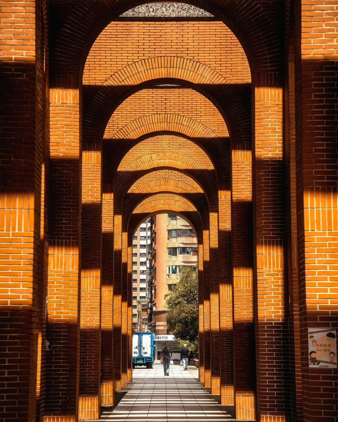 光影控快收藏彷彿置身光與影交織的靜謐世界