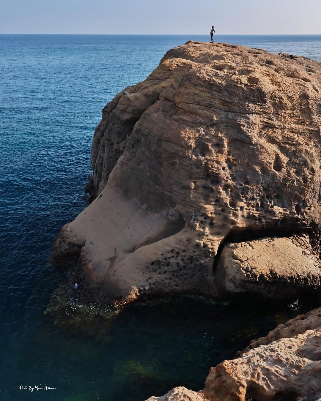 東北角海岸線，竟藏著一隻「睡著的狗勾」！