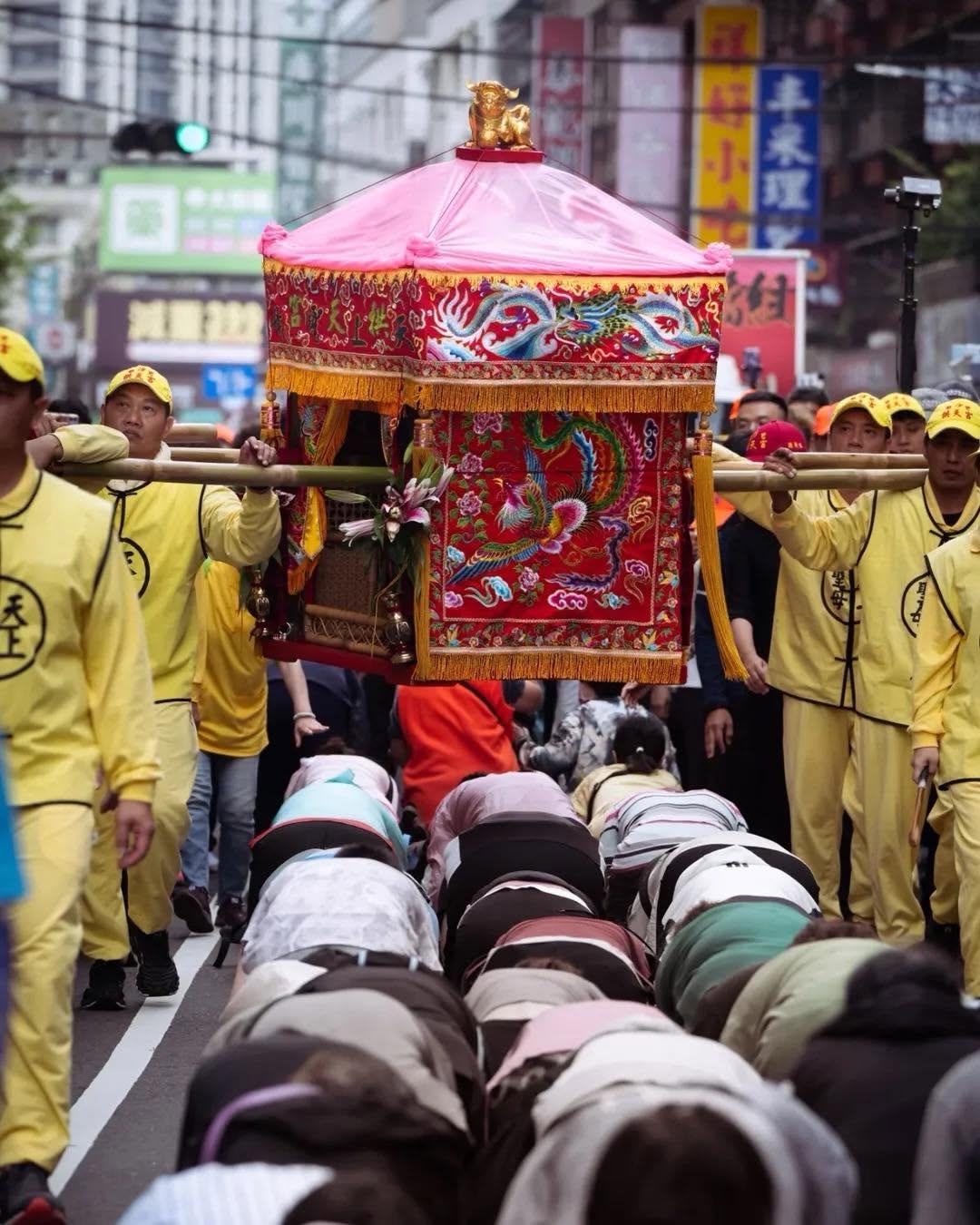 上週白沙屯媽祖粉紅超跑來新北啦！