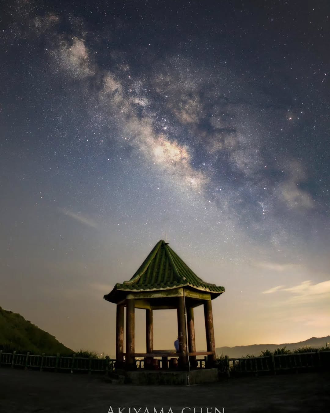 夜幕低垂，當漫天銀河悄悄鋪滿夜空，點亮了不厭亭的極致浪漫 