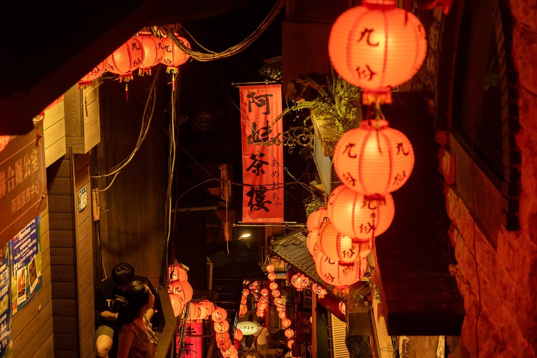 #紅燈籠點亮山城夜空  