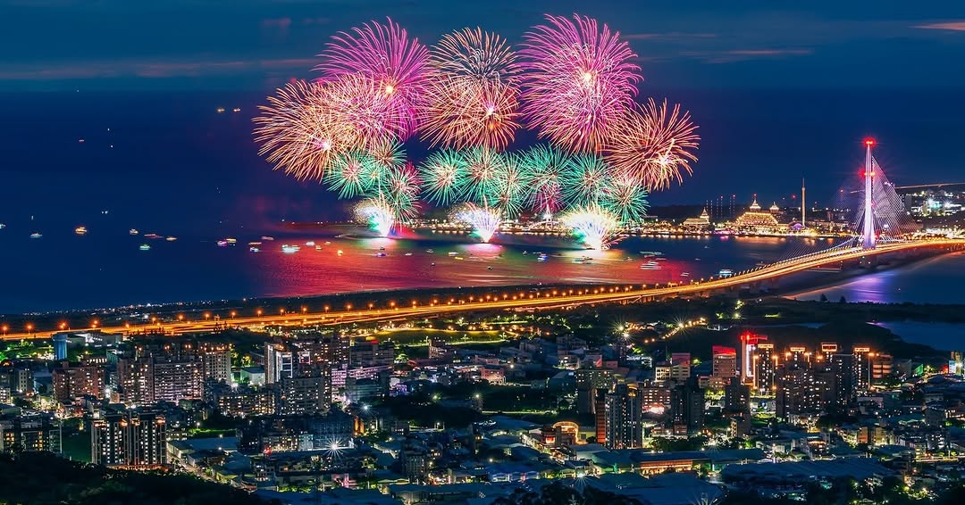 #璀璨花火點亮淡水夜空 