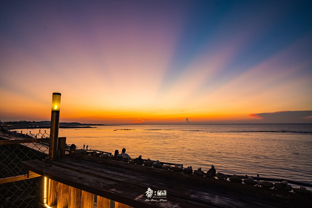 將心全然交給這片無垠的海與溫柔的夕陽 