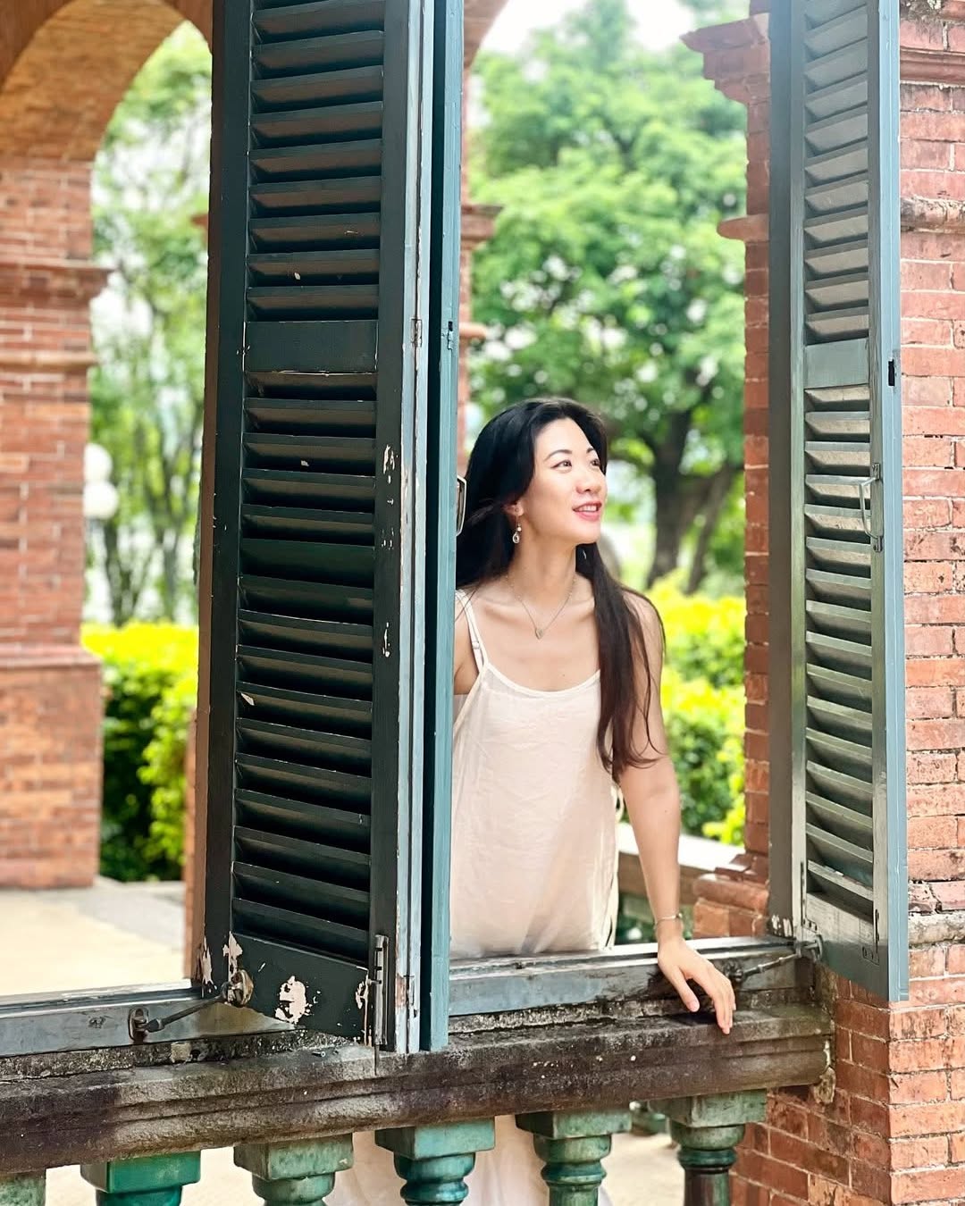 紅磚映著藍天，就在淡水紅毛城