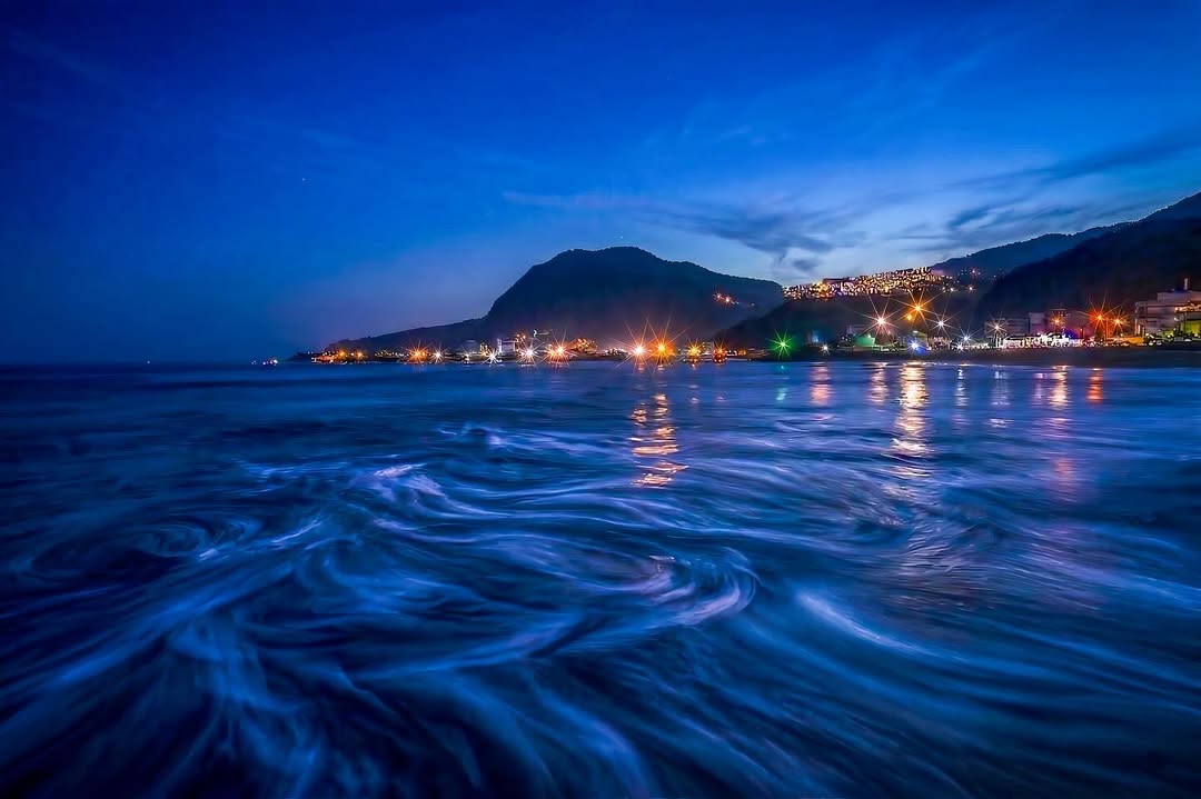 白晝的喧囂退去 