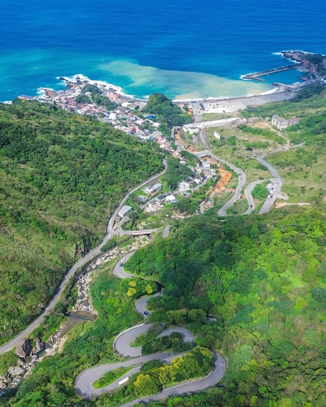 是山城的靜謐，也是大海的遼闊