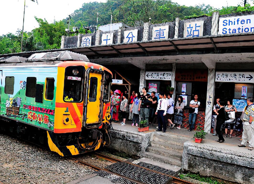 One-Day Railway Trip on the Pingxi Line