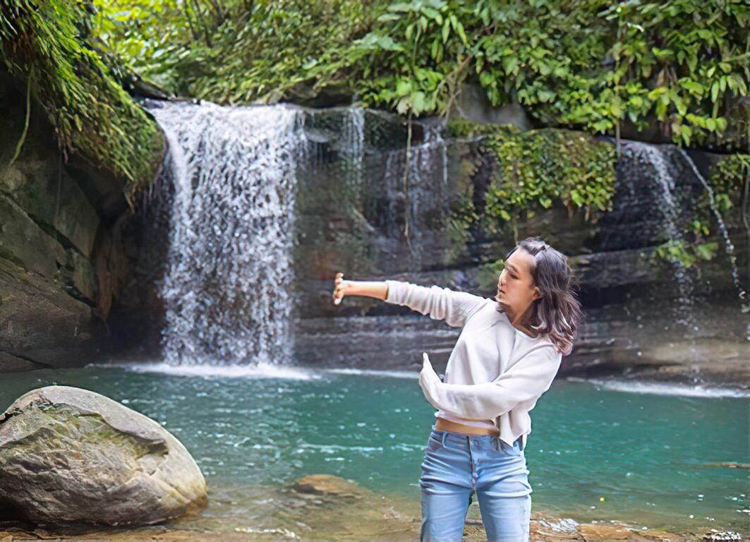 "Pingxi Shiding" visit mysterious waterfalls, seeking fortune and wealth in temples