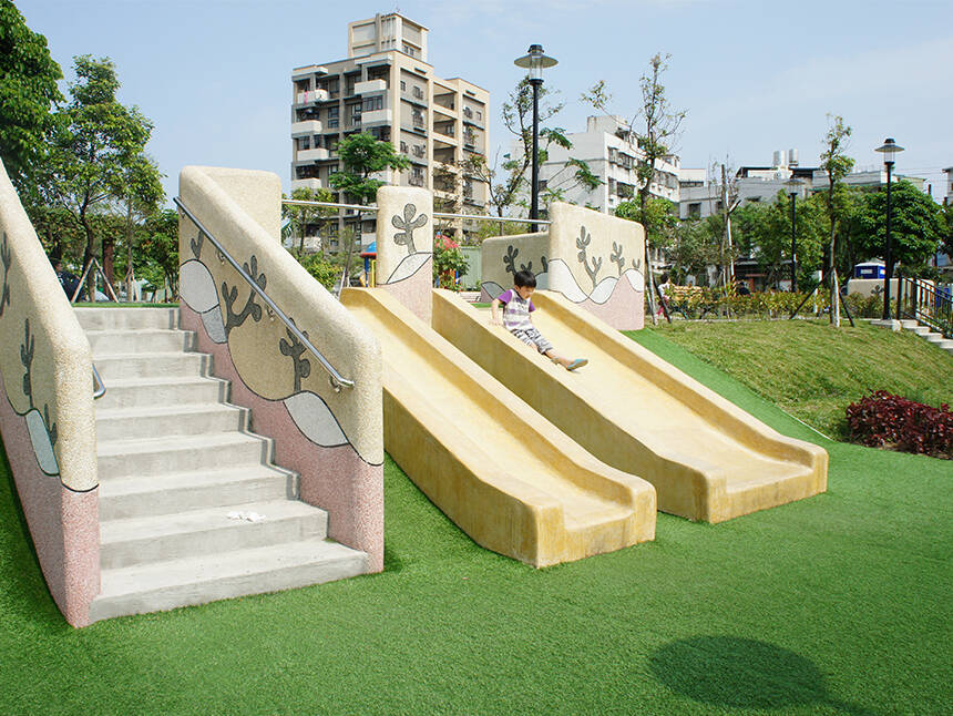 鹿角溪公園-溜滑梯