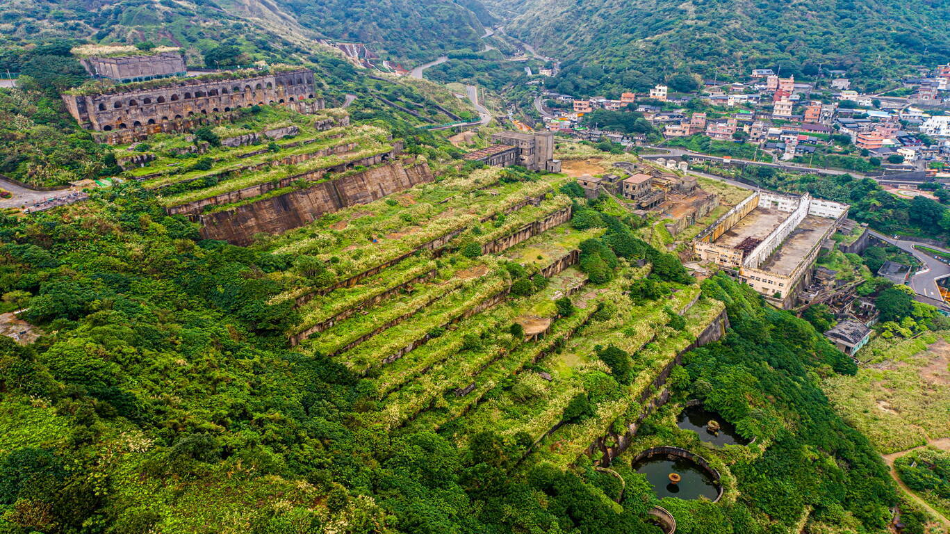 被植物覆蓋的遺址