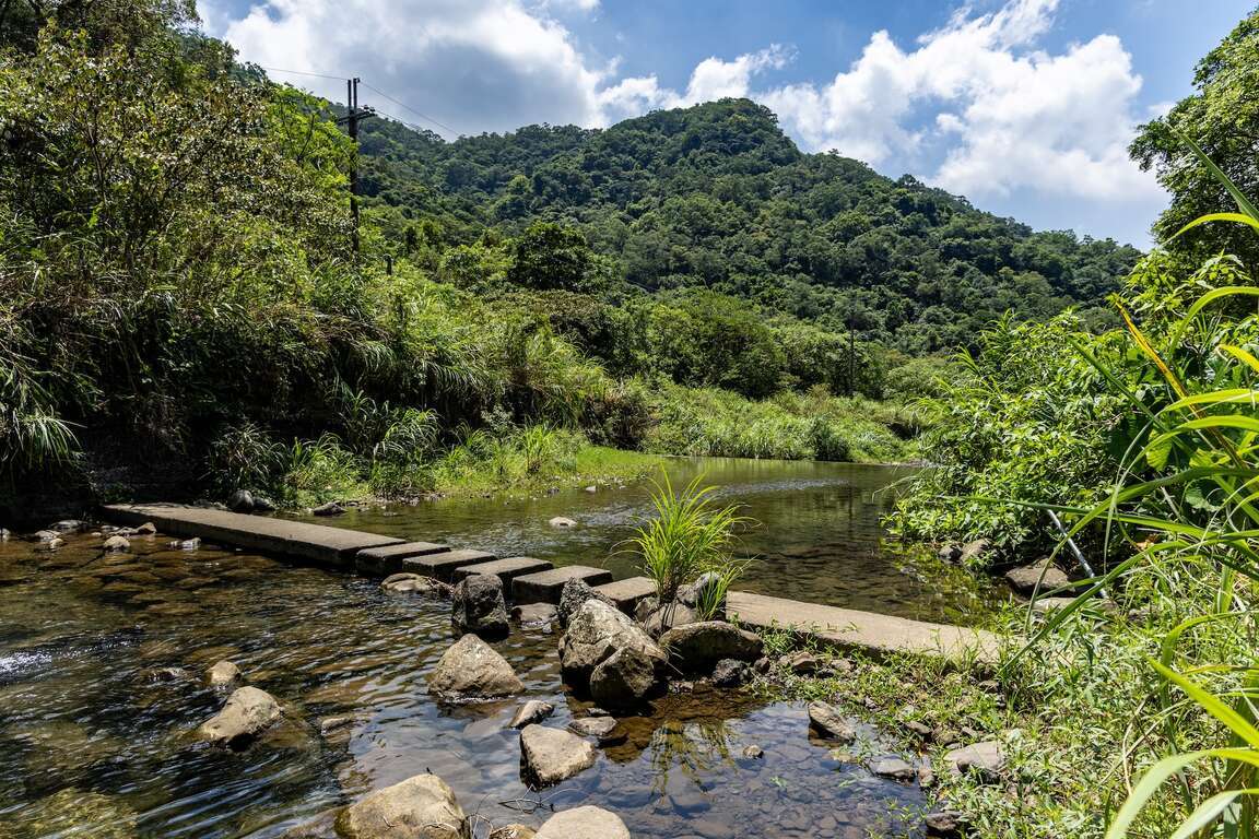十三層親水公園的山川美景