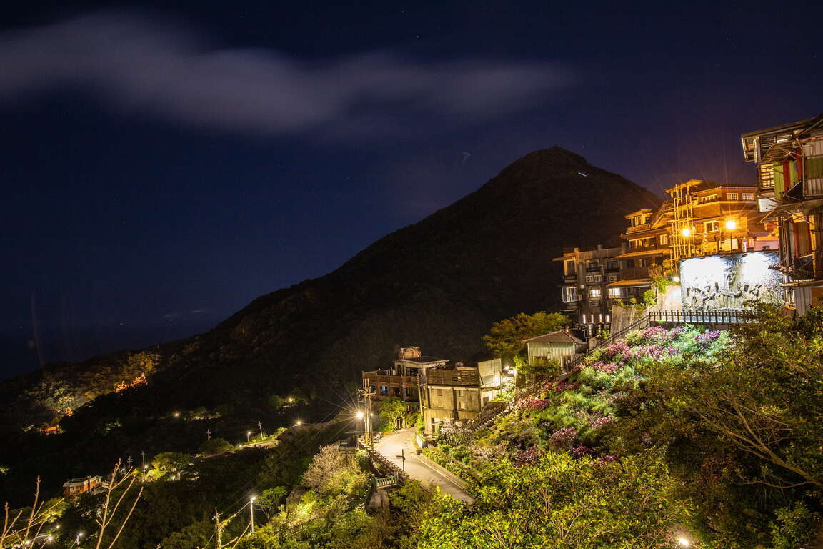 夜裡的九份與基隆山