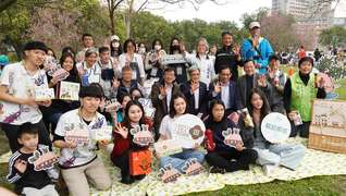 三峽茶農於綠茶祭合影(國立臺北大學提供)