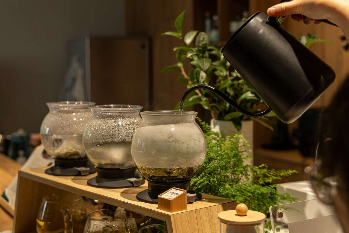 有種精神泡茶中