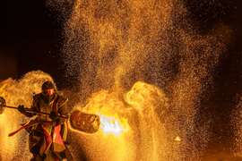 金山海岸火舞表演