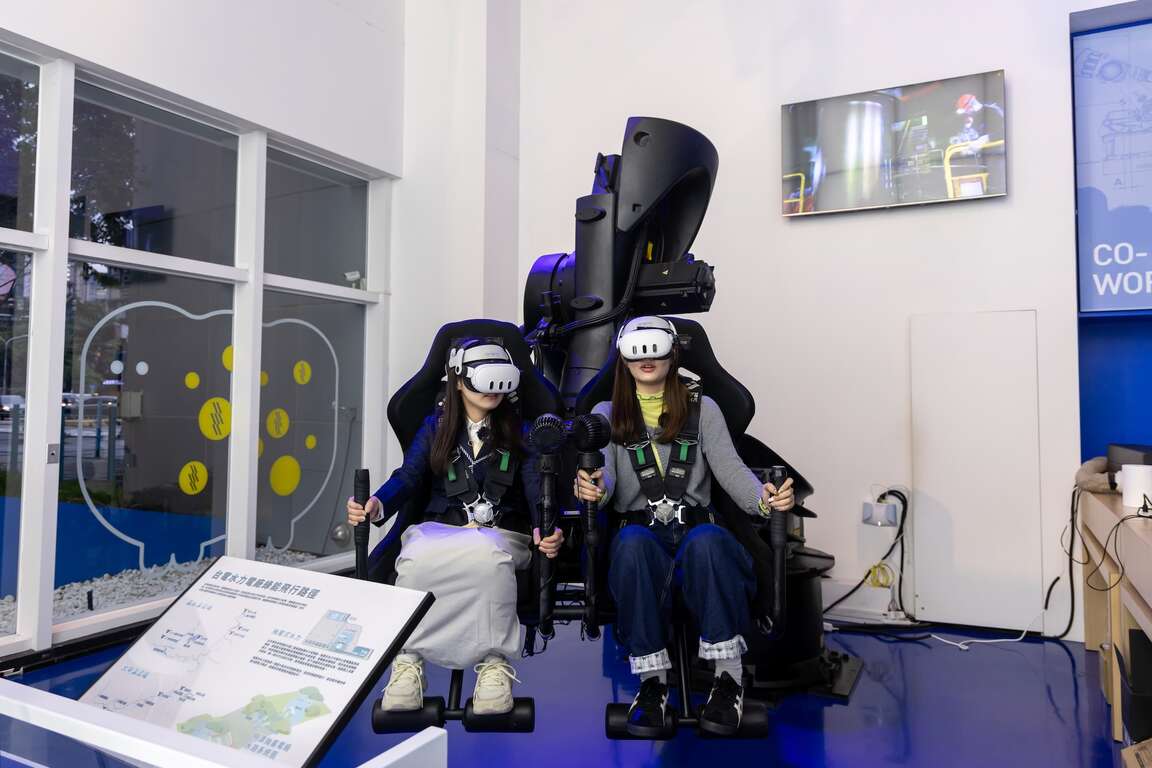 电幻一号所六轴VR体验