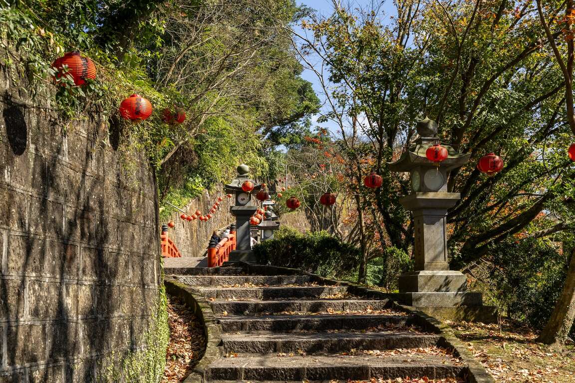 石灯笼与彼岸桥