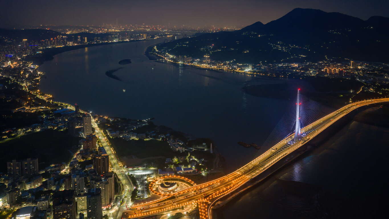 淡江大橋夜景空拍