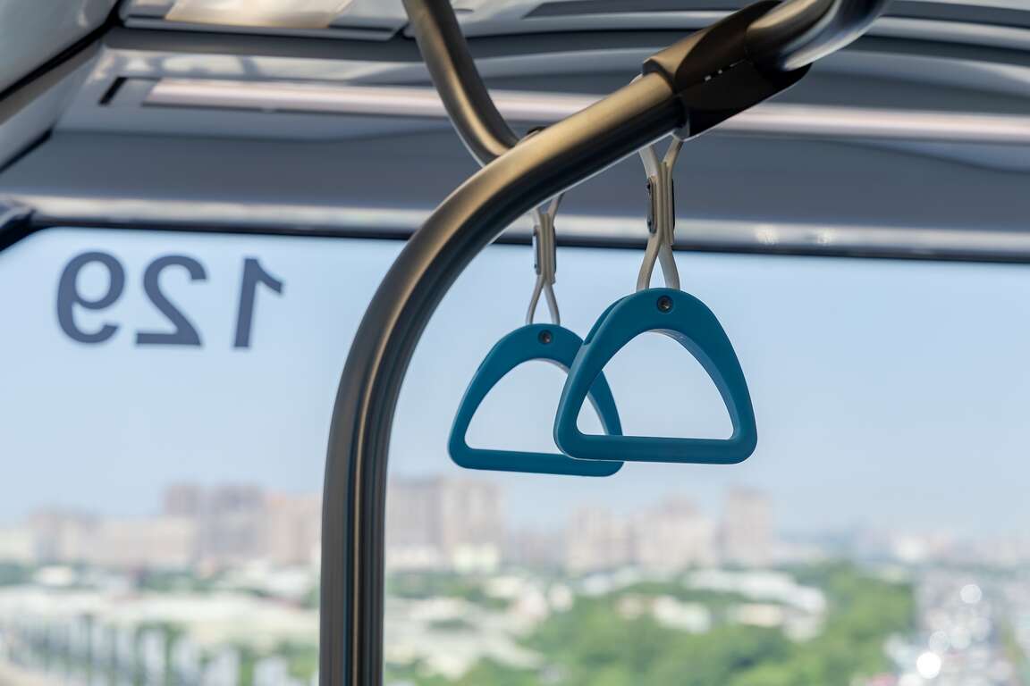 搭乘三鶯線捷運前往鶯歌