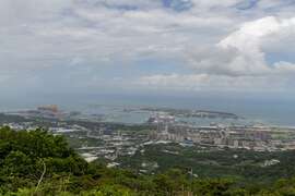 牛港棱登山步道：远眺台北港