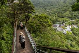 牛港棱登山步道与观音山游客中心