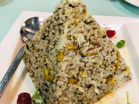 Egg Fried Rice with Tea Leaf