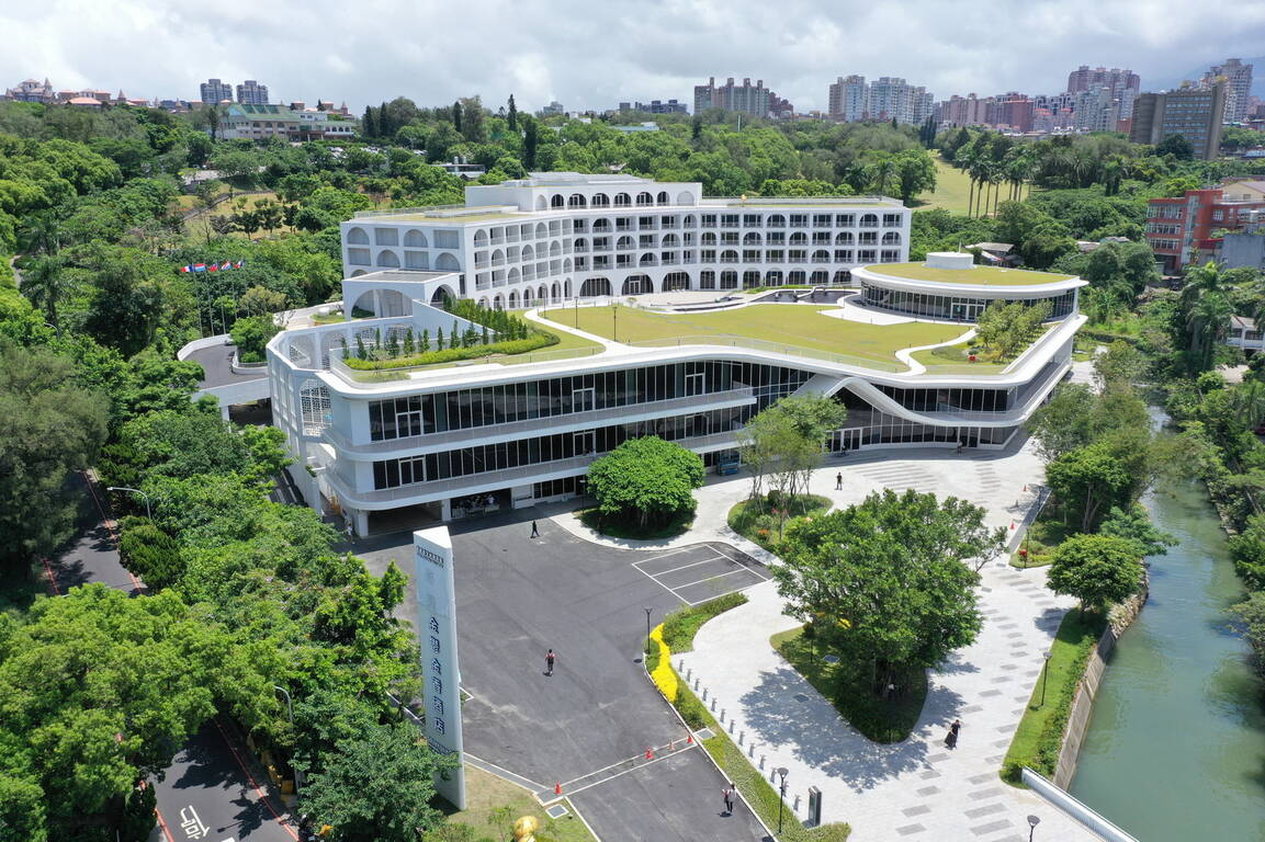以節能以及環保為主的國際形綠建築飯店