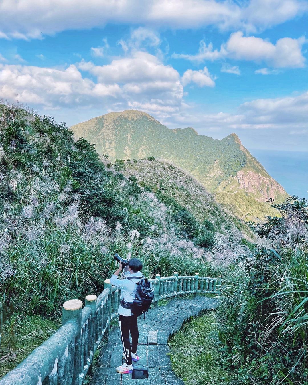 飽覽九份、金瓜石、十三層遺址、陰陽海美景