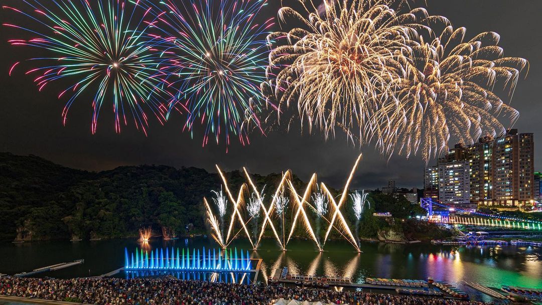 水舞+空舞🎆首創「雙舞」視覺😍