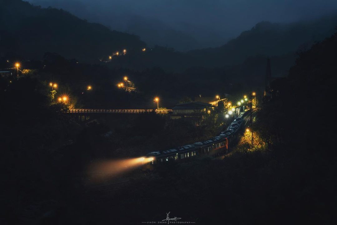 平溪線最晚成立的車站！早期因應運送煤礦、載運礦工而設立的招呼站，如今成為一處美麗的秘境車站，是許多攝影愛好者的私房打卡點！