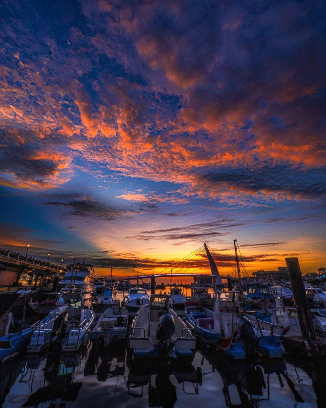 火辣的夕陽餘暉美景～美得簡直像幅畫～