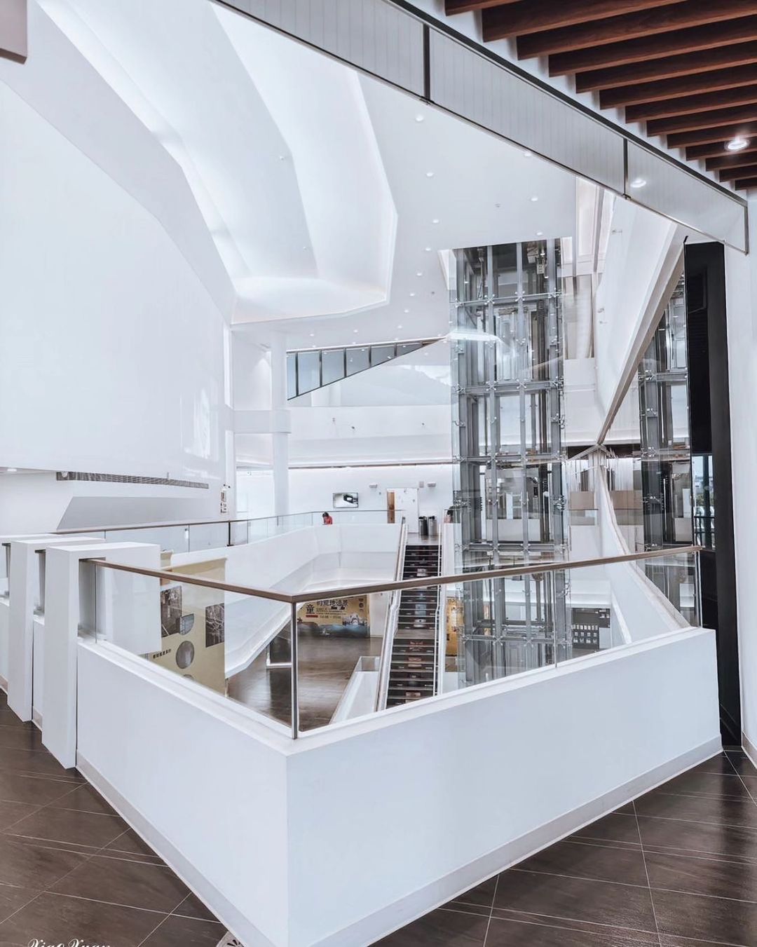 保存臺灣電影數位修復，不僅是影像也有場景的布置，讓人有如走進時光的長廊，可以在這裡回溯過往年代的影音記憶！