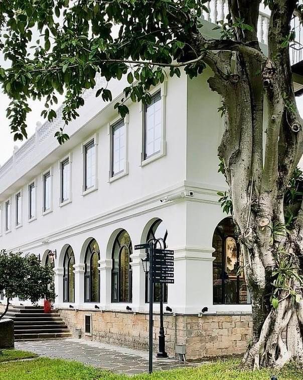 淡水新地標！整幢白色的洋房，外觀與內部裝潢充滿典雅，假日找時間來走走吧~