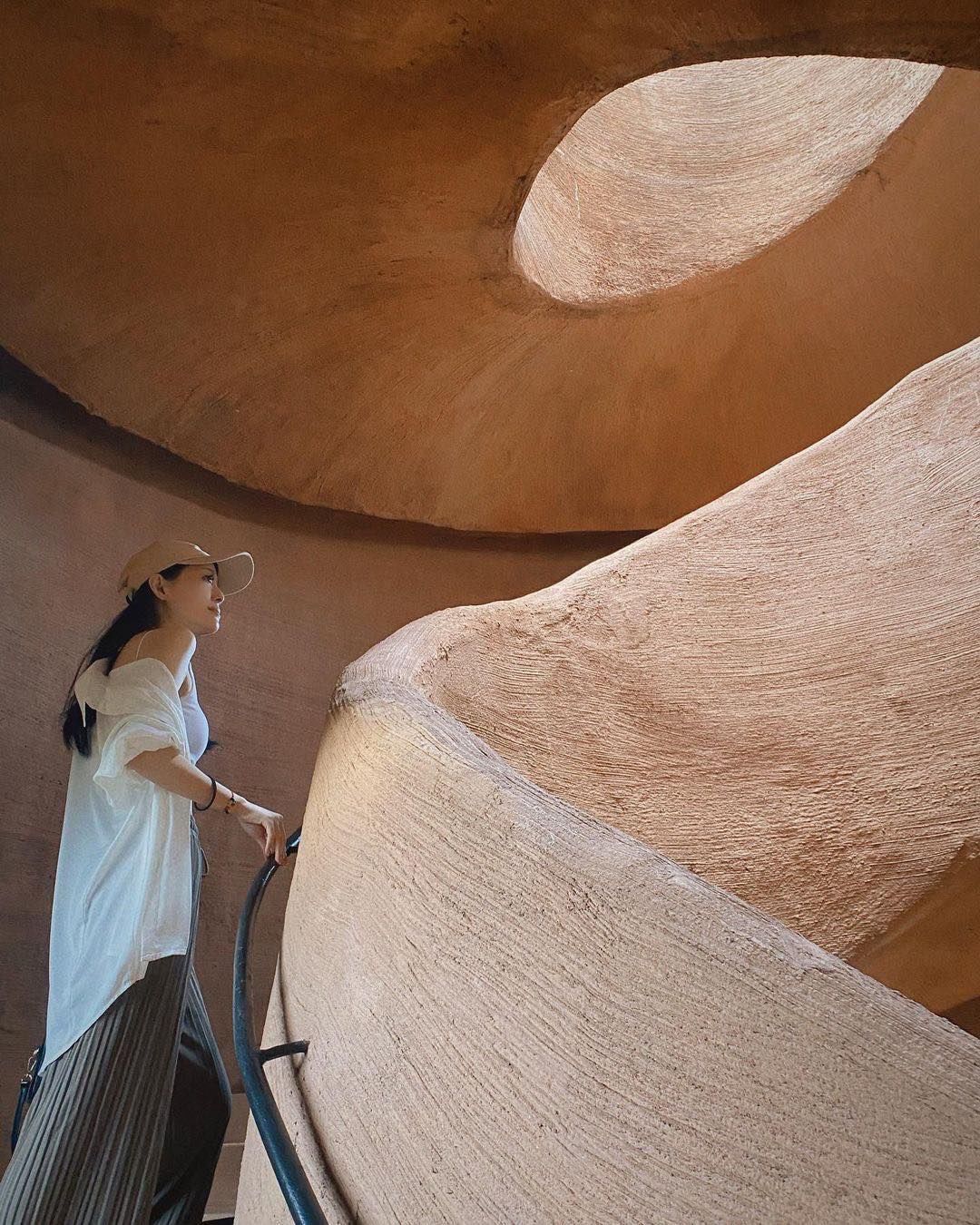 你沒看錯！有著「台版羚羊谷」美稱的特色裝置藝術就在這😲