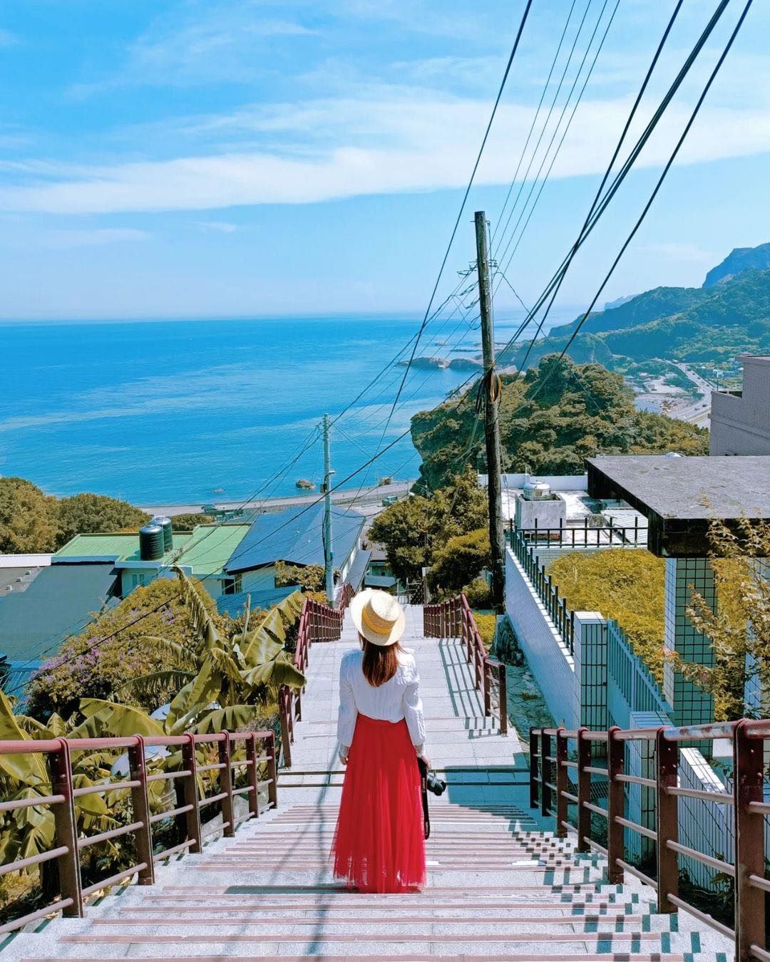 上次跟大家分享了位在瑞芳水湳洞，神似《灌籃高手》場景的濱海公路打卡點🎬✅