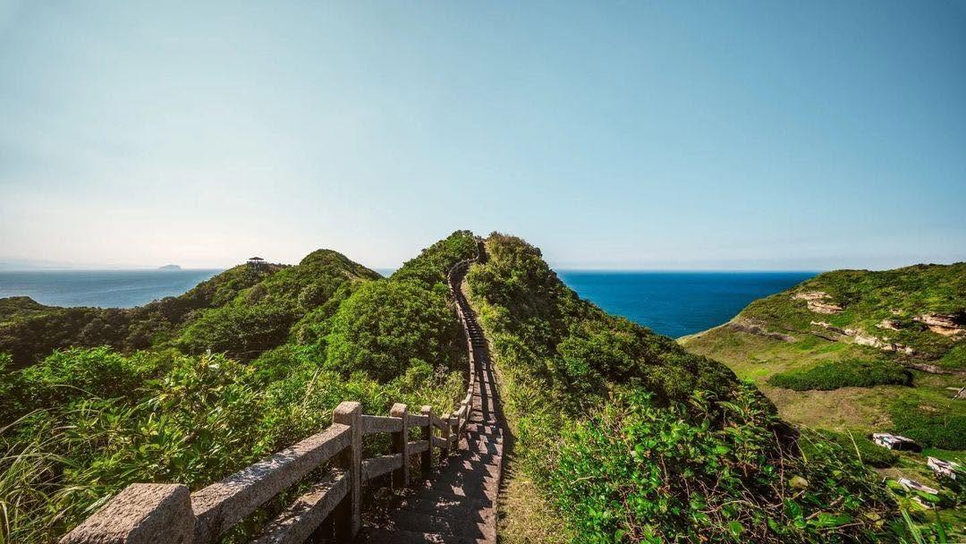 在台灣的島嶼邊緣走步道看無敵美景～