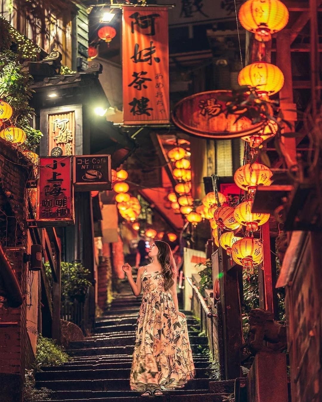 知名的拍照打卡景點阿妹茶樓🏮