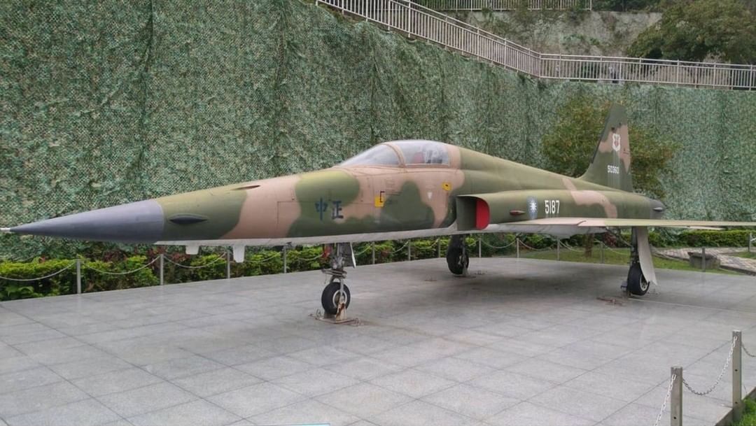 看完 #捍衛戰士 覺得意猶未盡？到新北零距離 #和帥氣的戰鬥機 合照一波！