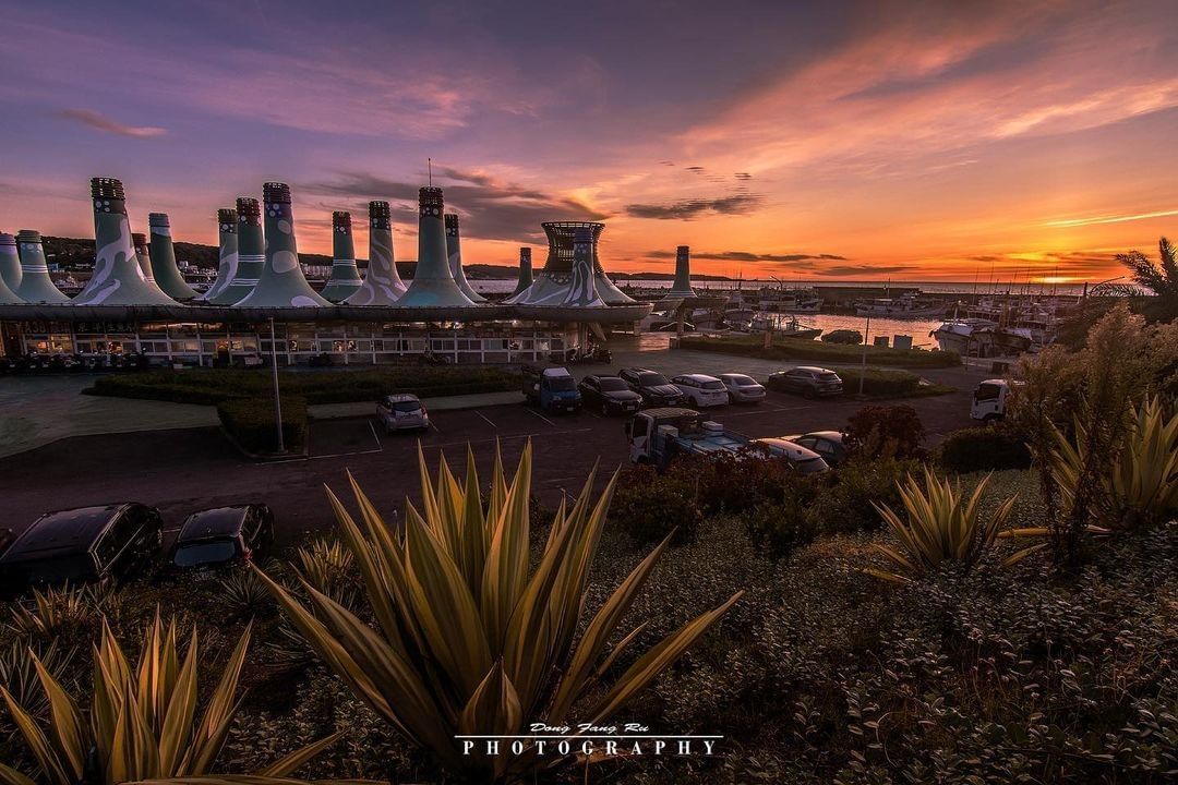 每到秋蟹盛產時節，總是會吸引大批內行饕客專程來到這裡採買最新鮮的水產！