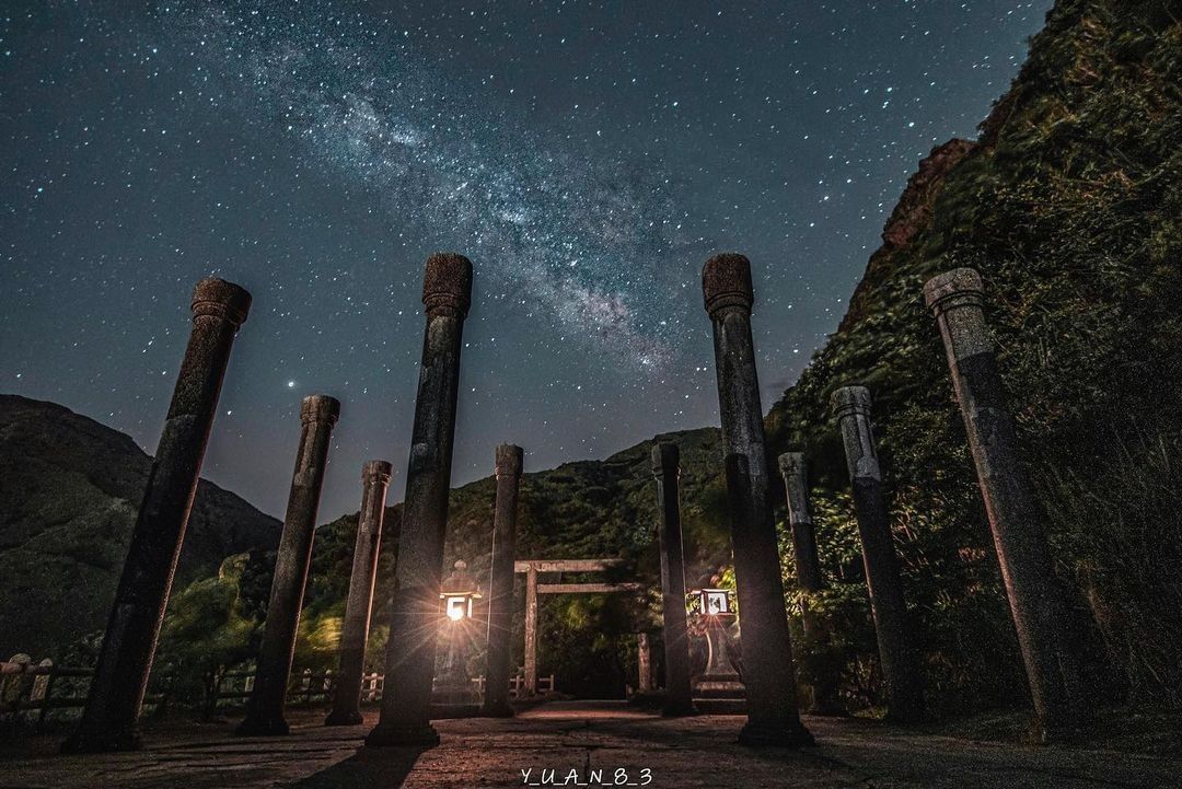 這座位於金瓜石的百年神社遺址，是台灣歷史上的第三座神社。耗時5年修復後終於重新開放啦！來到這邊當然不能錯過這個超美景點！